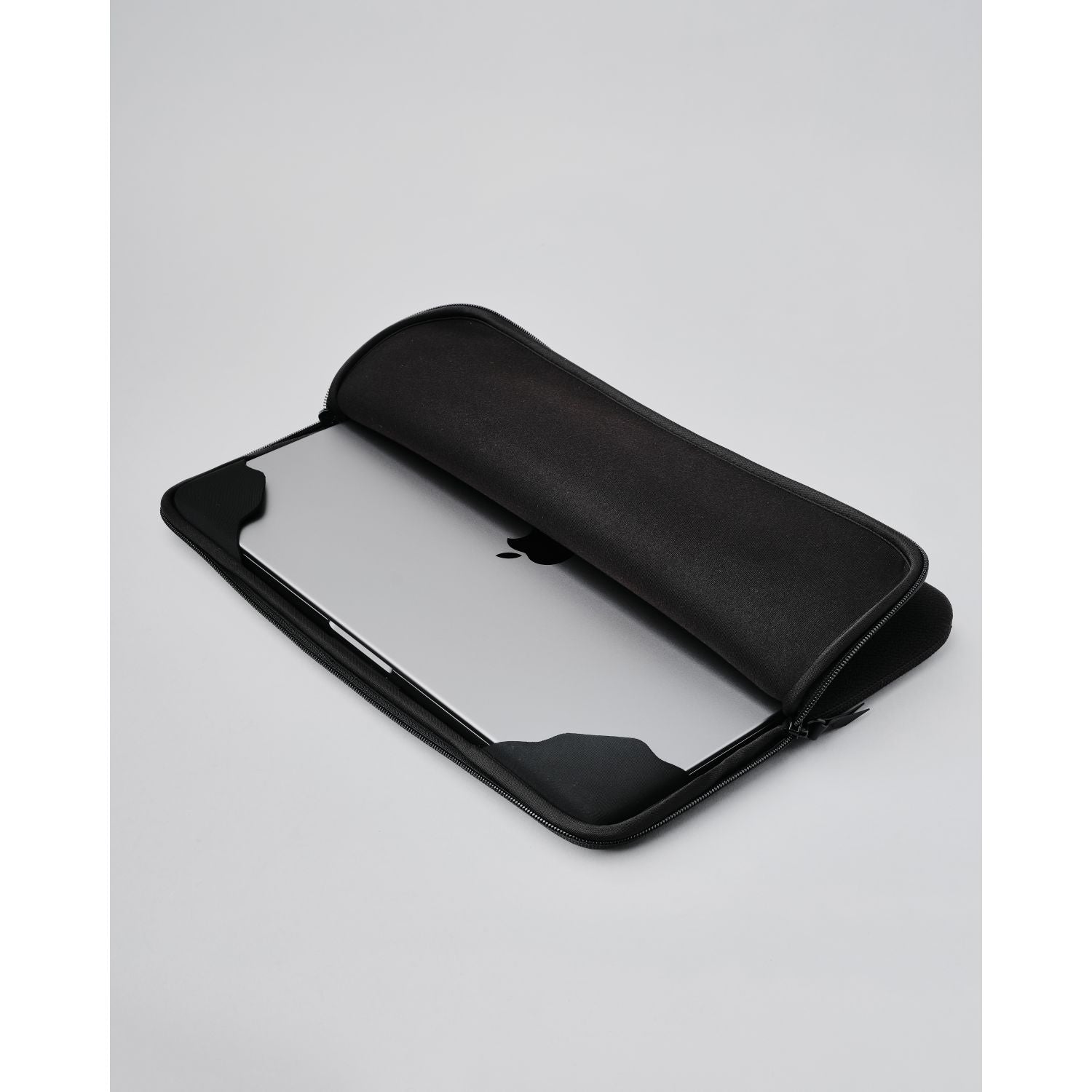 ALPAKA Slim Laptop Sleeve 16" | Alpaka Slim Tech Sleeve, Alpaka Tech Sleeve, Bags, Electronics Cases, Gifts & Lifestyle, Laptop Sleeves & Cases, Tech Accessories, Travel Accessories | Alpaka-2