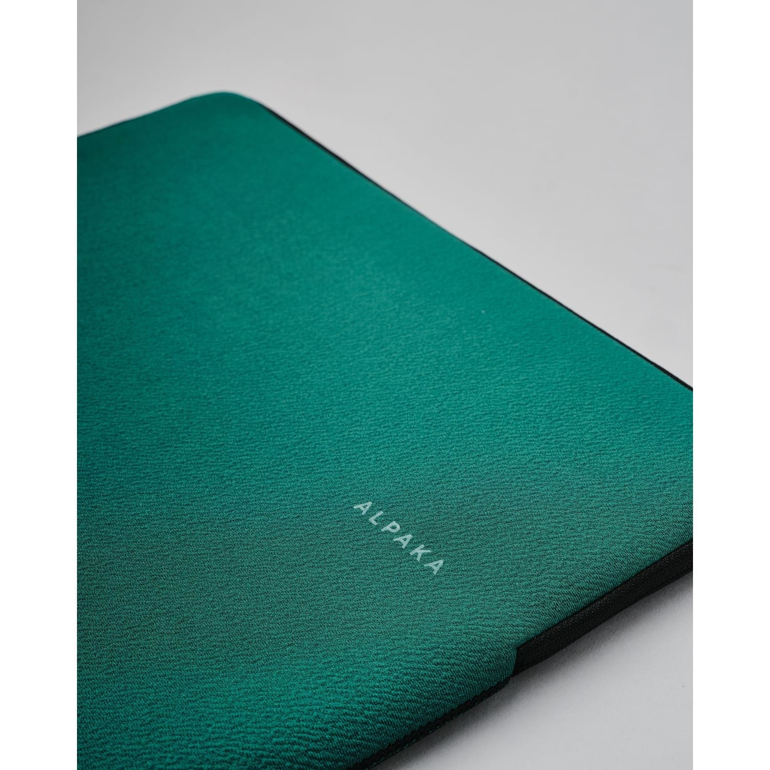 ALPAKA Slim Laptop Sleeve 16" | Alpaka Slim Tech Sleeve, Alpaka Tech Sleeve, Bags, Electronics Cases, Gifts & Lifestyle, Laptop Sleeves & Cases, Tech Accessories, Travel Accessories | Alpaka-18