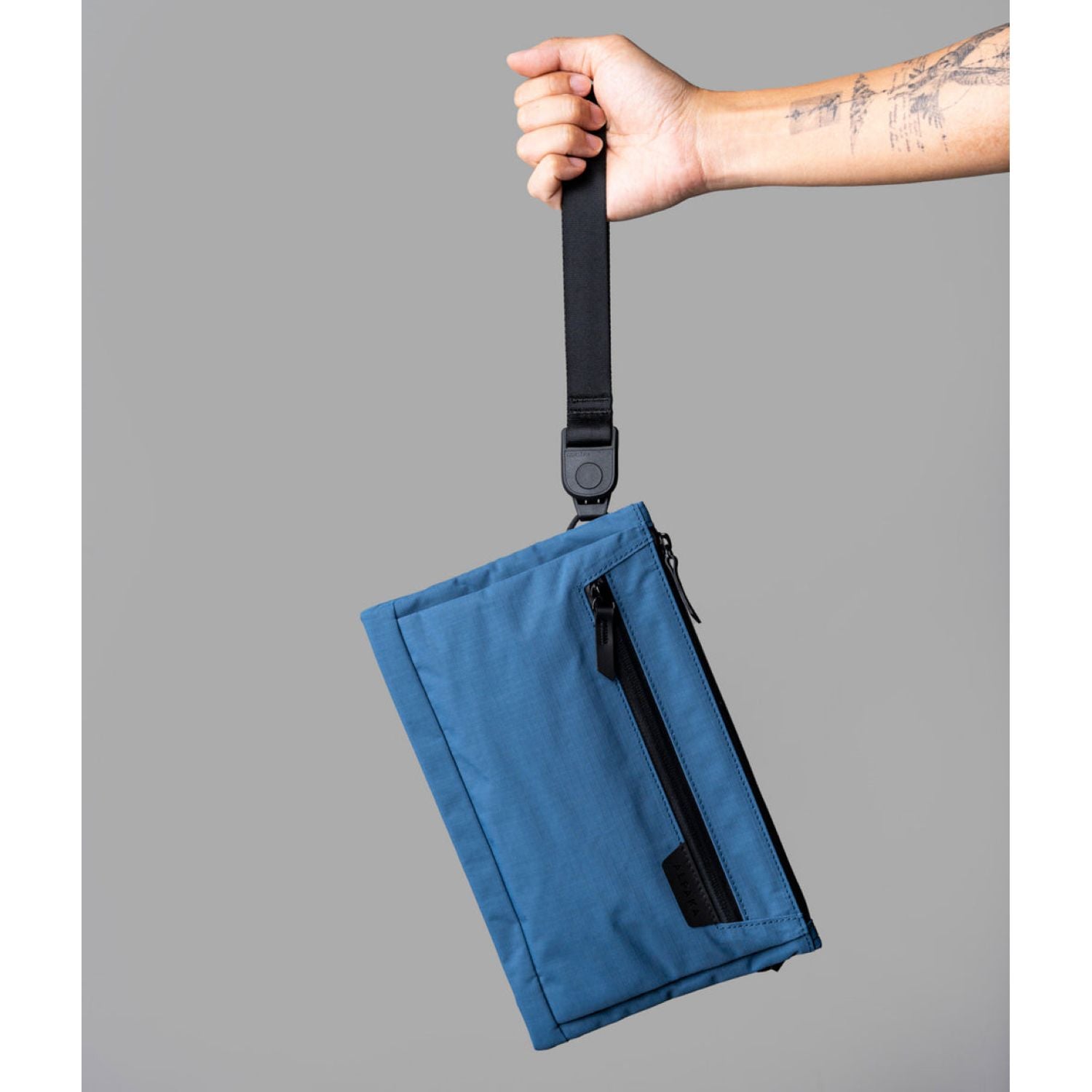 ALPAKA Zip Pouch Max V2